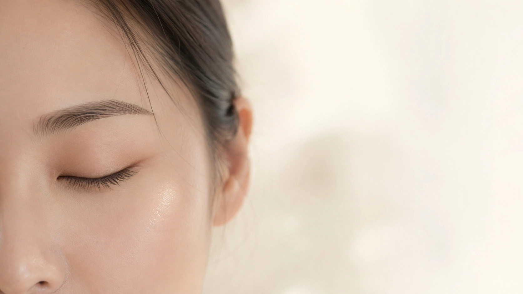 Is Permanent Eyeliner Painful? Honest Pain Scale, Numbing & Healing